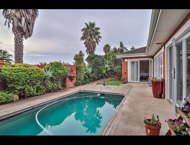 3 BEDROOM TOWNHOUSE RENTED IN SOUTH END